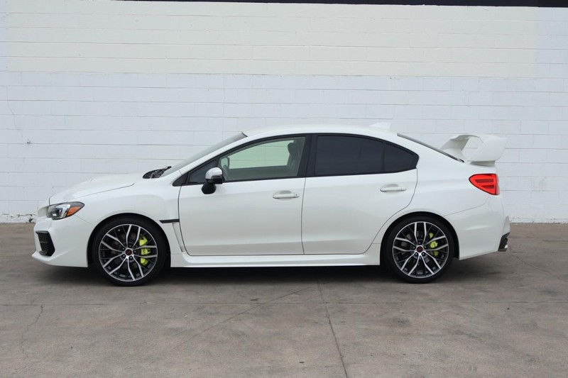 Subaru WRX Vehicle Full-screen Gallery Image 12