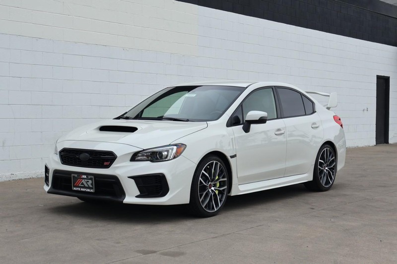 Subaru WRX Vehicle Full-screen Gallery Image 13