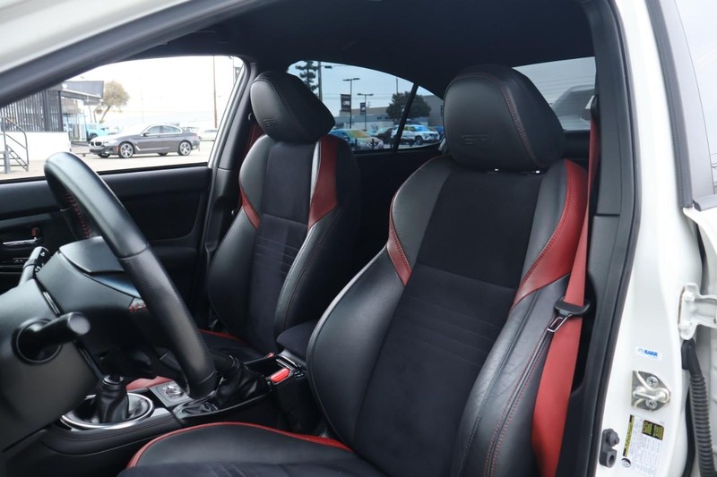 Subaru WRX Vehicle Full-screen Gallery Image 21