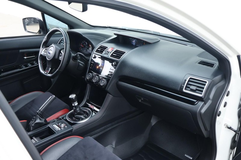 Subaru WRX Vehicle Full-screen Gallery Image 23