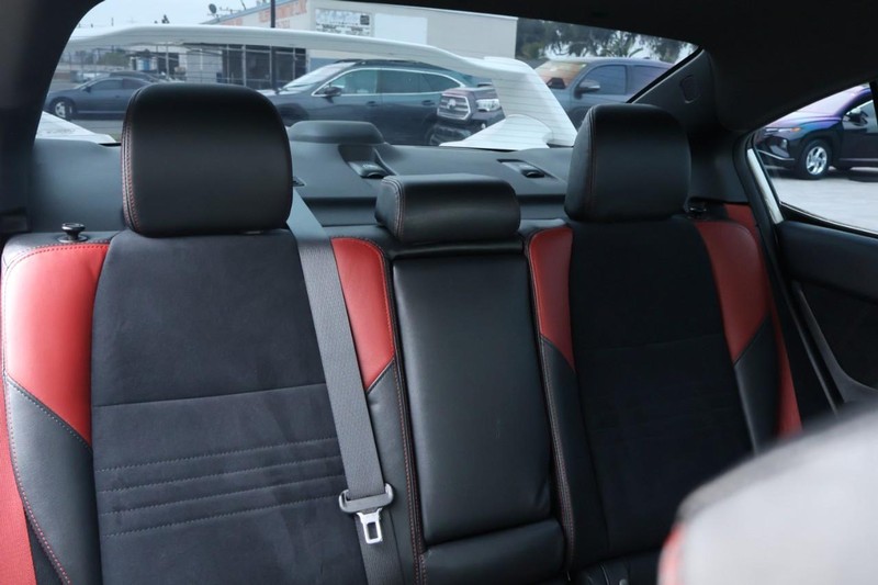 Subaru WRX Vehicle Full-screen Gallery Image 25