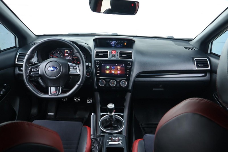 Subaru WRX Vehicle Full-screen Gallery Image 26