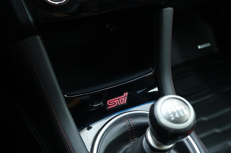 Subaru WRX Vehicle Full-screen Gallery Image 38