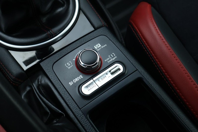 Subaru WRX Vehicle Full-screen Gallery Image 40