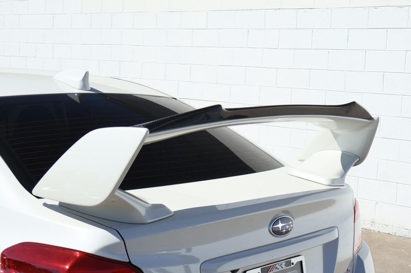 Subaru WRX Vehicle Full-screen Gallery Image 11