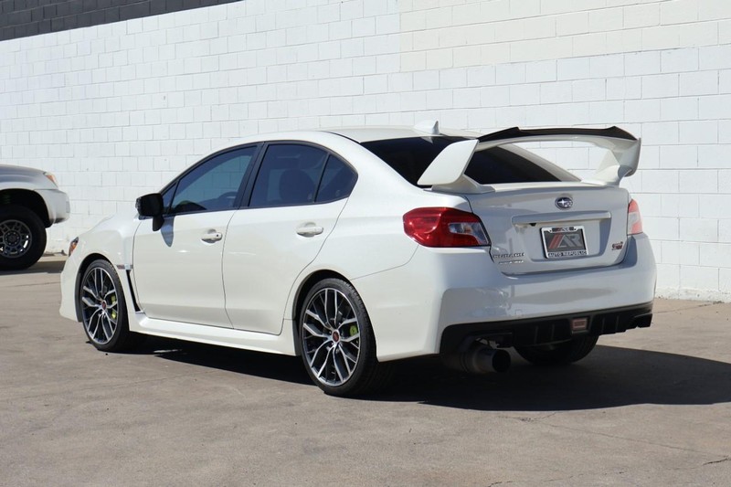 Subaru WRX Vehicle Full-screen Gallery Image 13