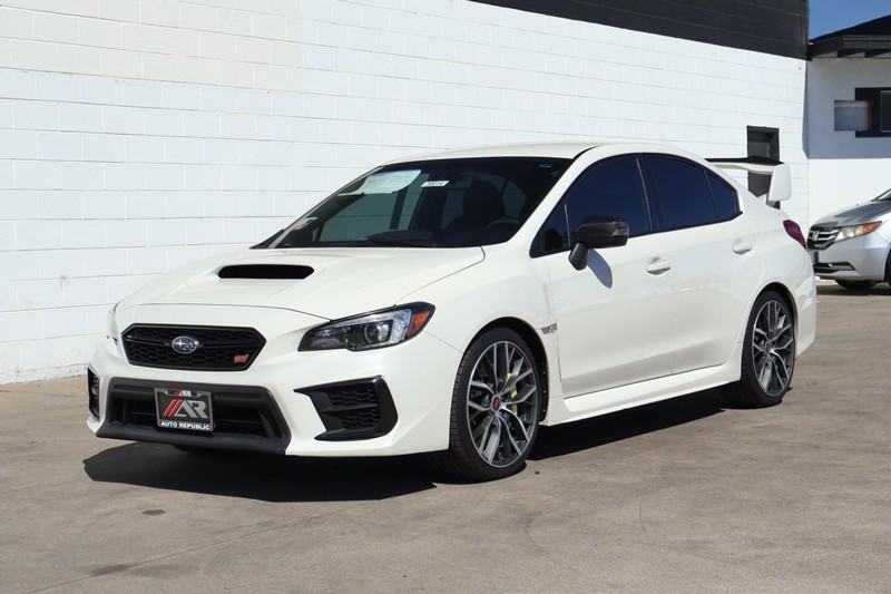 Subaru WRX Vehicle Full-screen Gallery Image 15