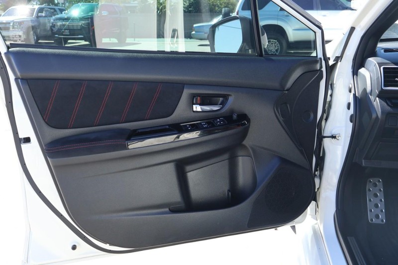 Subaru WRX Vehicle Full-screen Gallery Image 19