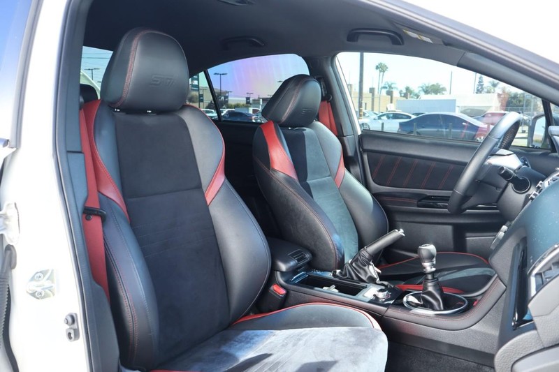 Subaru WRX Vehicle Full-screen Gallery Image 26