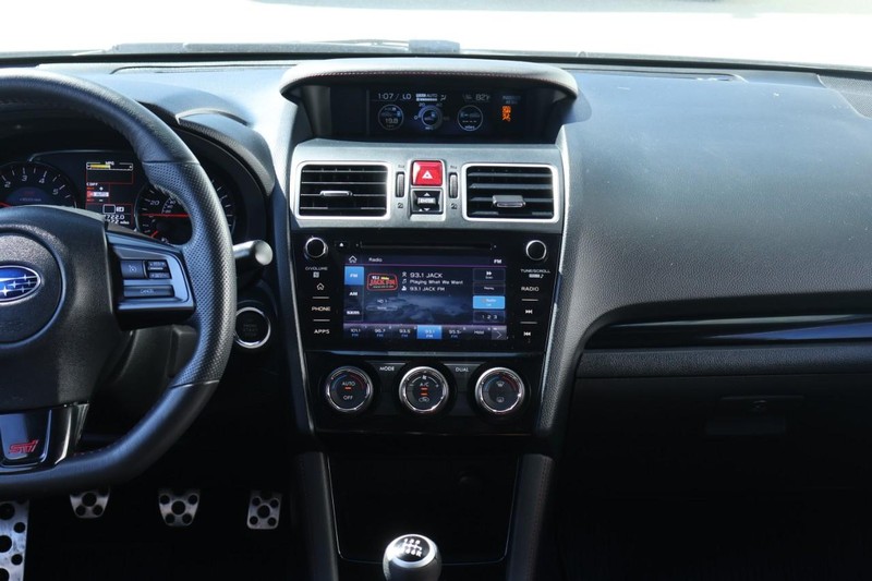 Subaru WRX Vehicle Full-screen Gallery Image 34