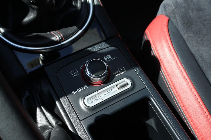 Subaru WRX Vehicle Full-screen Gallery Image 40