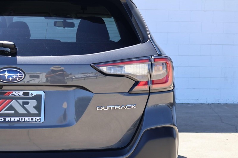 Subaru Outback Vehicle Full-screen Gallery Image 07
