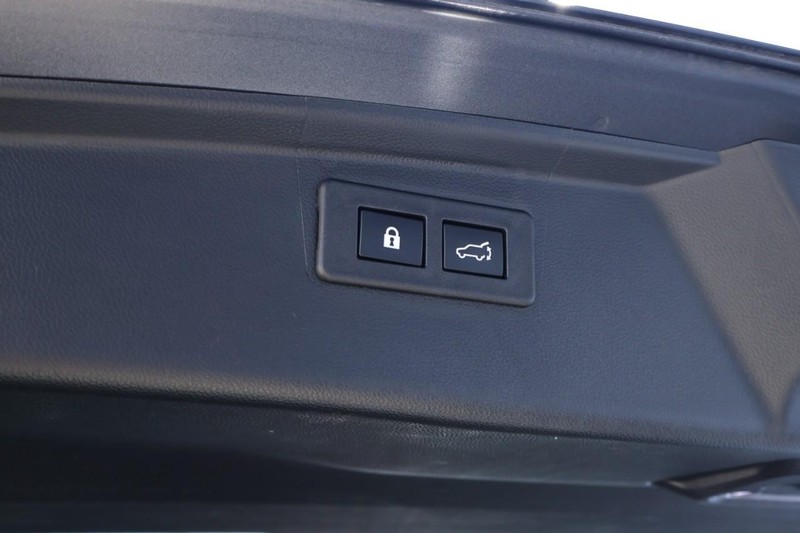 Subaru Outback Vehicle Full-screen Gallery Image 10