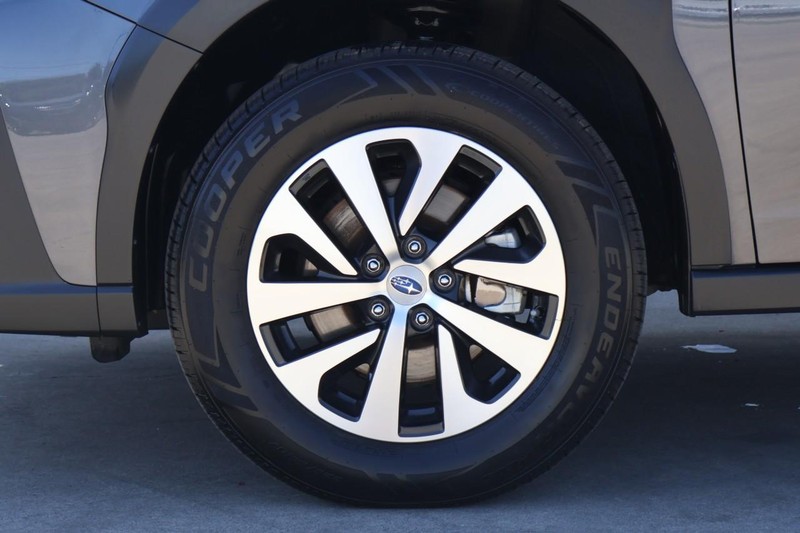 Subaru Outback Vehicle Full-screen Gallery Image 16