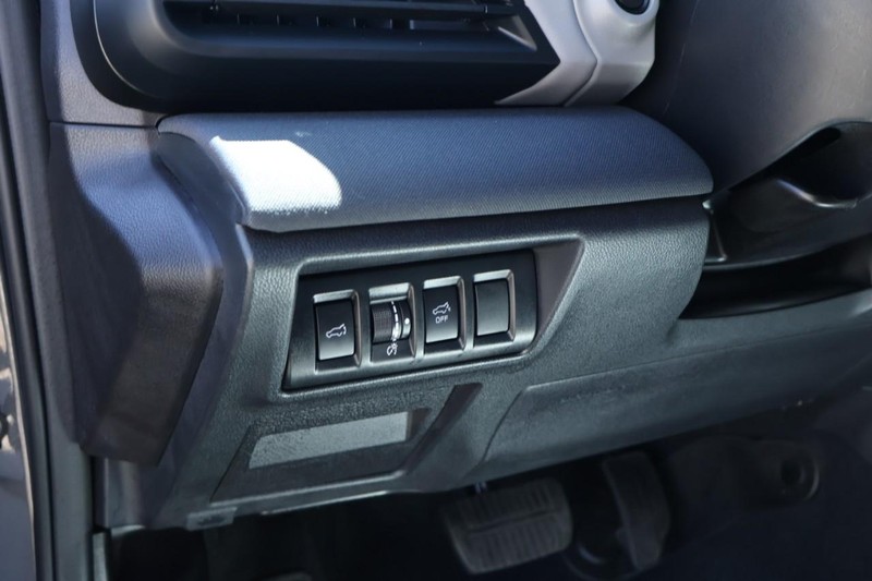 Subaru Outback Vehicle Full-screen Gallery Image 20