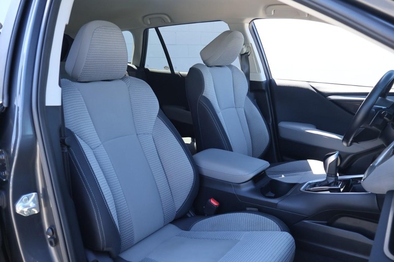 Subaru Outback Vehicle Full-screen Gallery Image 24