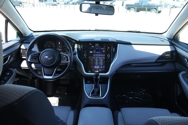 Subaru Outback Vehicle Full-screen Gallery Image 27