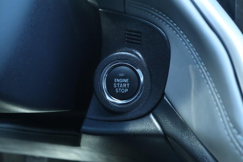 Subaru Outback Vehicle Full-screen Gallery Image 32