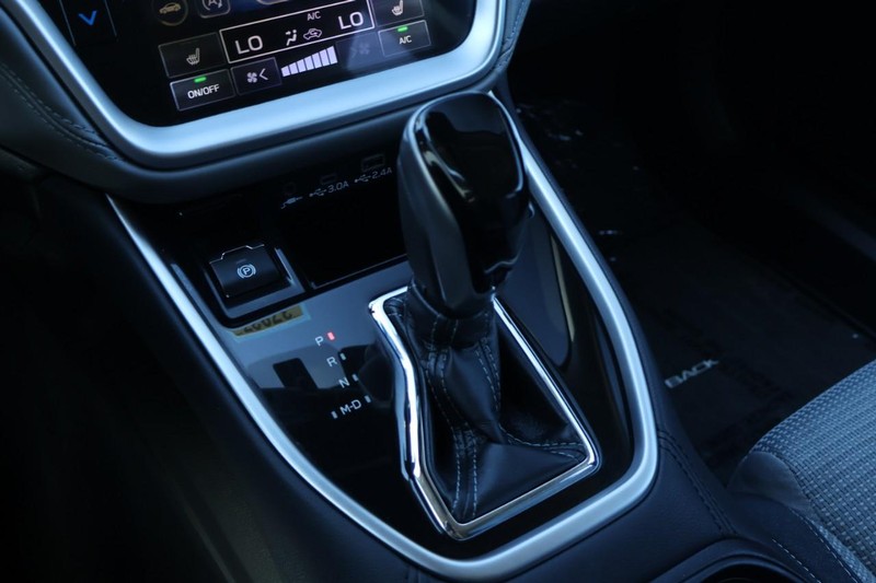 Subaru Outback Vehicle Full-screen Gallery Image 36