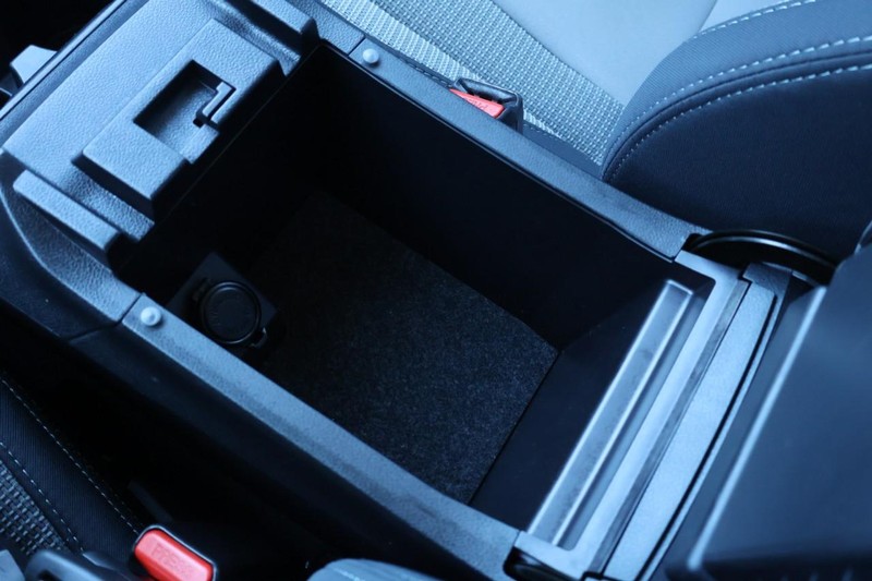 Subaru Outback Vehicle Full-screen Gallery Image 39