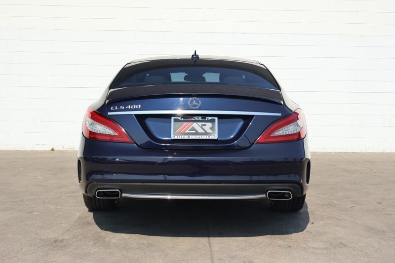 Mercedes-Benz CLS 400 Vehicle Full-screen Gallery Image 06