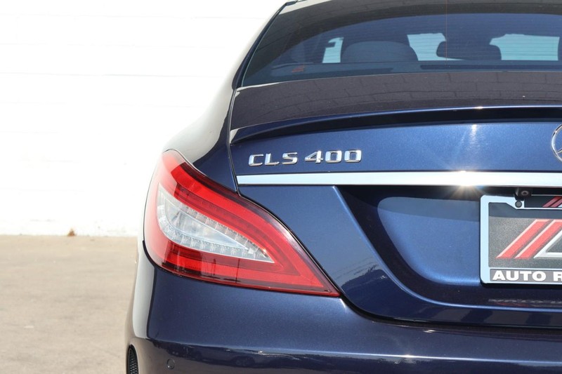 Mercedes-Benz CLS 400 Vehicle Full-screen Gallery Image 07