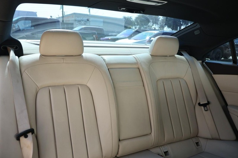 Mercedes-Benz CLS 400 Vehicle Full-screen Gallery Image 26