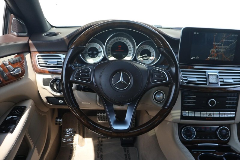 Mercedes-Benz CLS 400 Vehicle Full-screen Gallery Image 30
