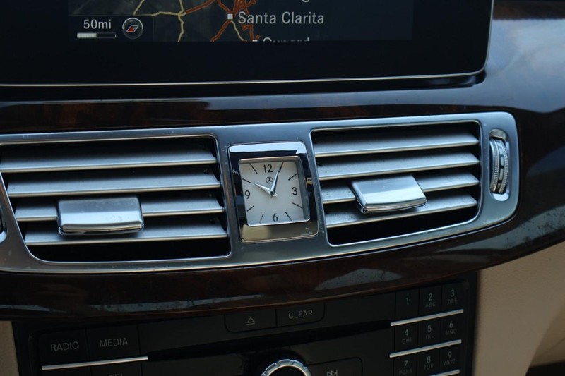 Mercedes-Benz CLS 400 Vehicle Full-screen Gallery Image 35