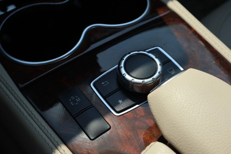 Mercedes-Benz CLS 400 Vehicle Full-screen Gallery Image 39