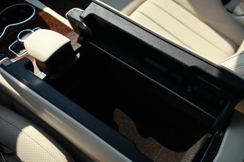 Mercedes-Benz CLS 400 Vehicle Full-screen Gallery Image 40