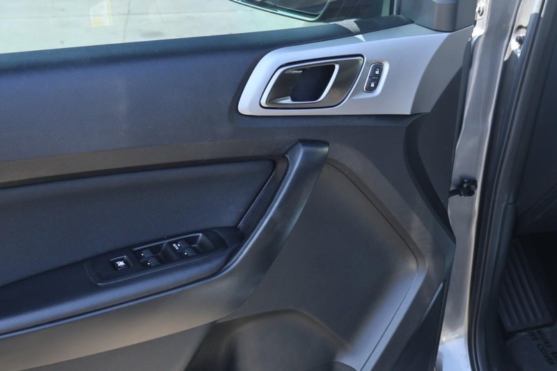 Ford Ranger Vehicle Full-screen Gallery Image 17