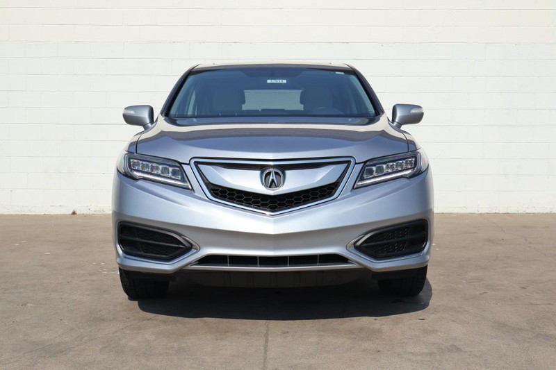 Acura RDX Vehicle Full-screen Gallery Image 02