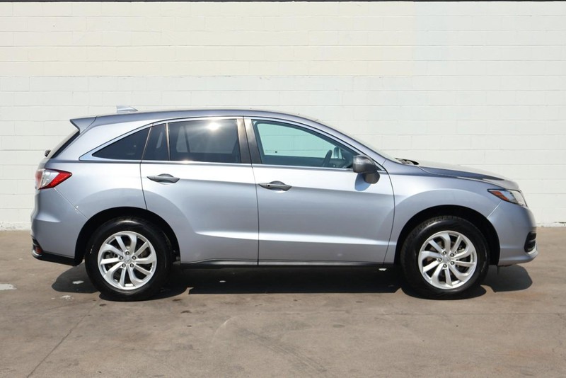 Acura RDX Vehicle Full-screen Gallery Image 04