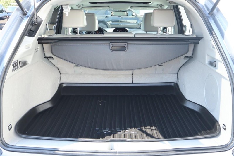 Acura RDX Vehicle Full-screen Gallery Image 09