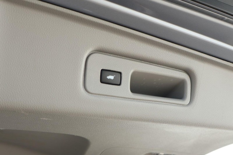 Acura RDX Vehicle Full-screen Gallery Image 10