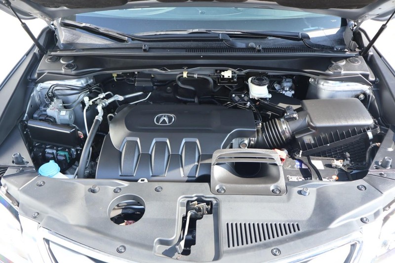 Acura RDX Vehicle Full-screen Gallery Image 16