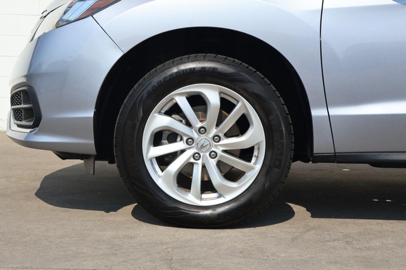 Acura RDX Vehicle Full-screen Gallery Image 17