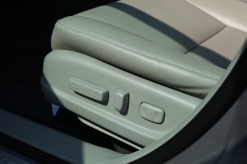 Acura RDX Vehicle Full-screen Gallery Image 22