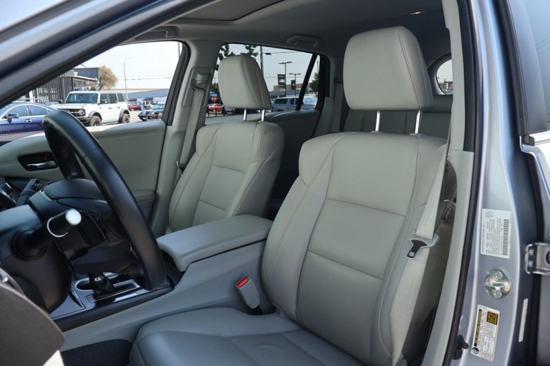 Acura RDX Vehicle Full-screen Gallery Image 23