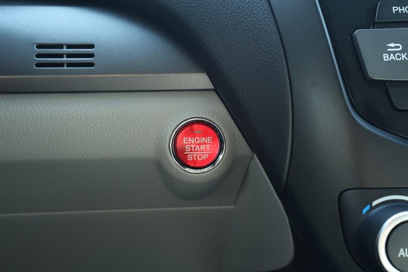 Acura RDX Vehicle Full-screen Gallery Image 35