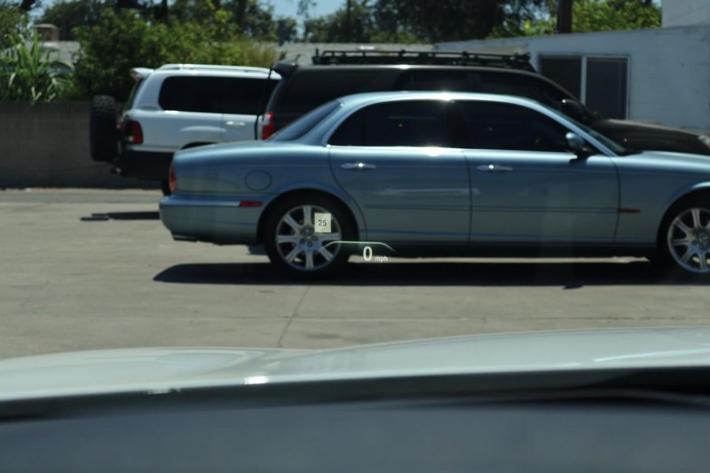 BMW M550i xDrive Vehicle Full-screen Gallery Image 33