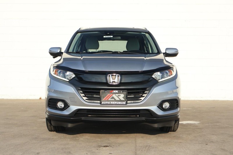 Honda HR-V Vehicle Full-screen Gallery Image 02