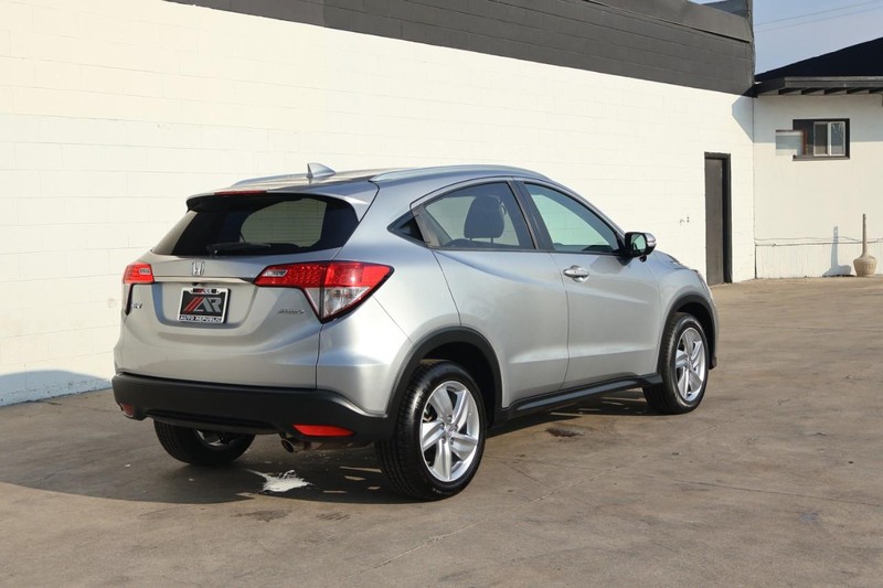 Honda HR-V Vehicle Full-screen Gallery Image 05