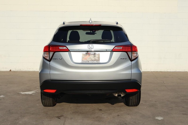 Honda HR-V Vehicle Full-screen Gallery Image 06