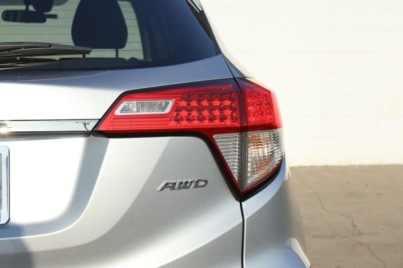 Honda HR-V Vehicle Full-screen Gallery Image 07