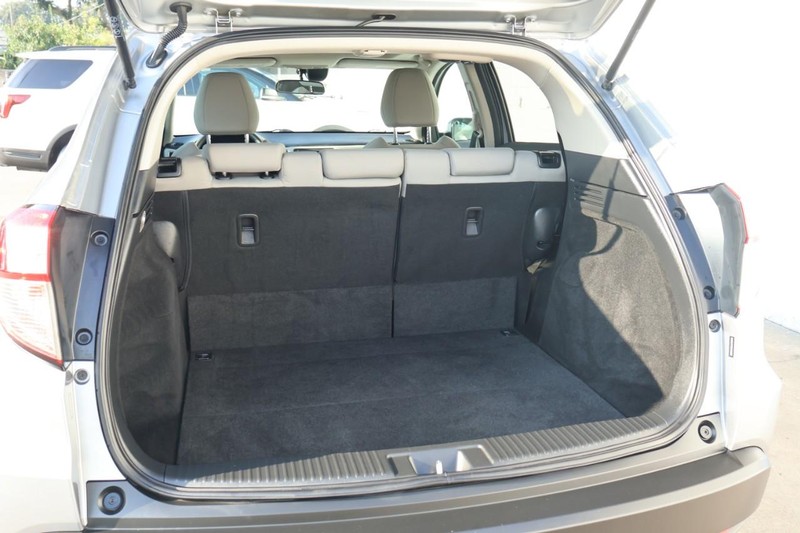 Honda HR-V Vehicle Full-screen Gallery Image 09