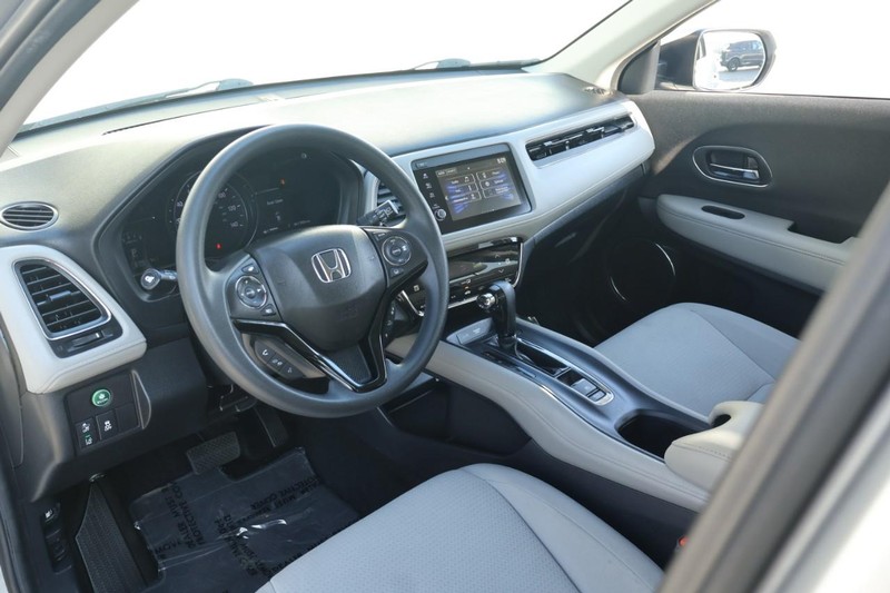 Honda HR-V Vehicle Full-screen Gallery Image 16