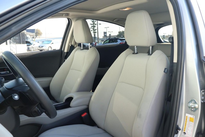 Honda HR-V Vehicle Full-screen Gallery Image 18