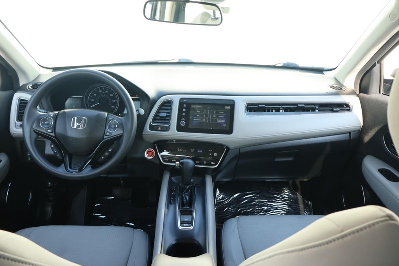 Honda HR-V Vehicle Full-screen Gallery Image 25